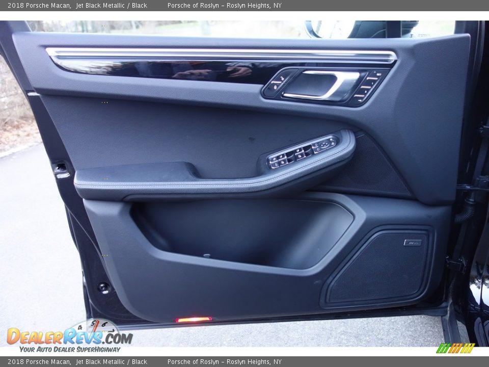 2018 Porsche Macan Jet Black Metallic / Black Photo #11