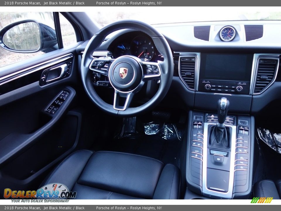 2018 Porsche Macan Jet Black Metallic / Black Photo #13