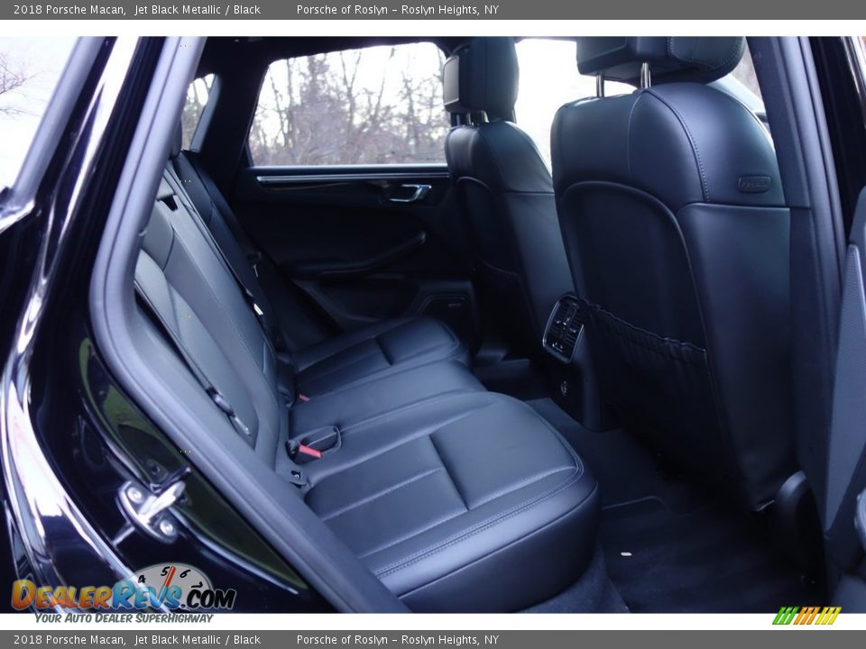 2018 Porsche Macan Jet Black Metallic / Black Photo #18