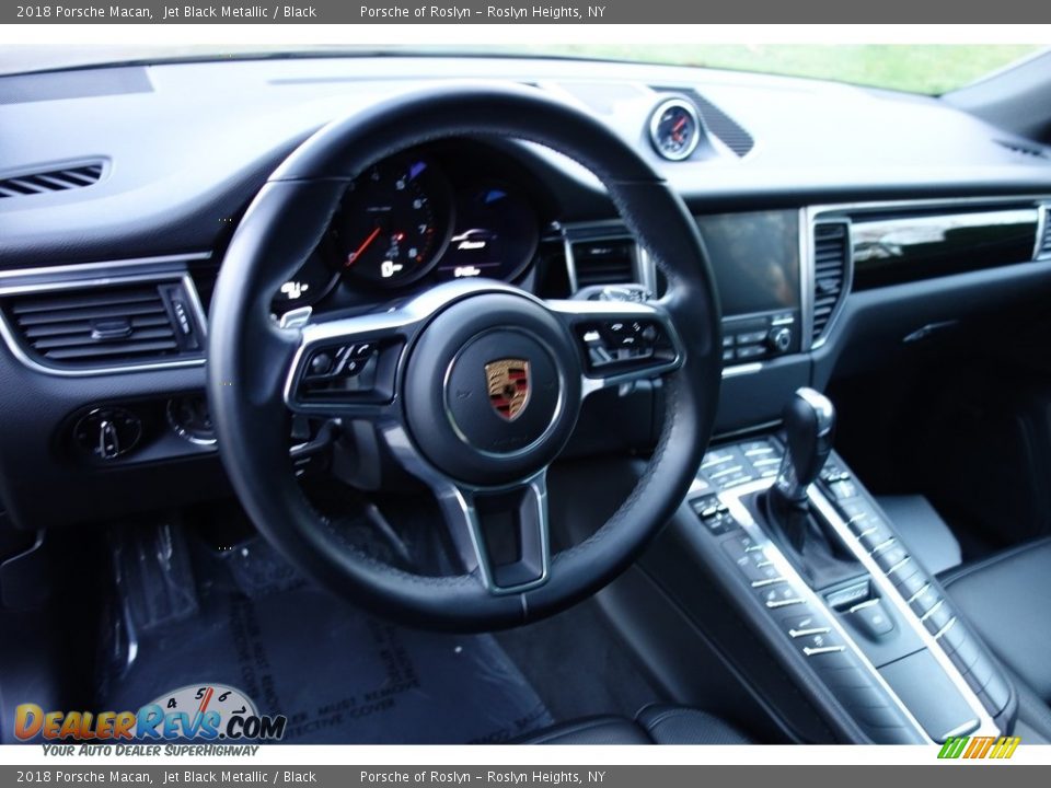 2018 Porsche Macan Jet Black Metallic / Black Photo #19