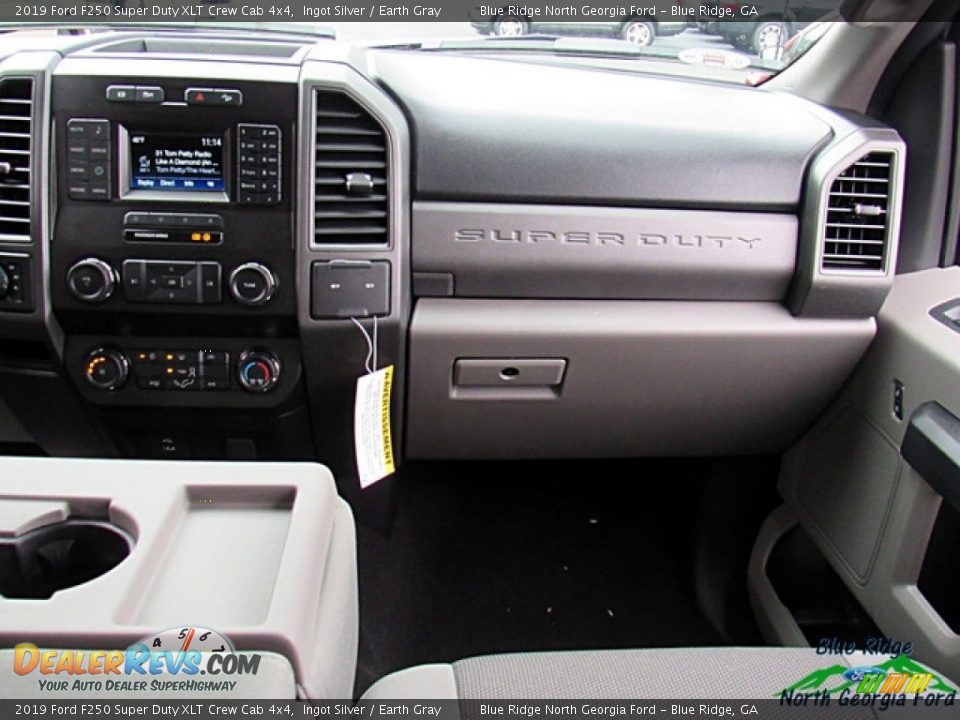 2019 Ford F250 Super Duty XLT Crew Cab 4x4 Ingot Silver / Earth Gray Photo #28