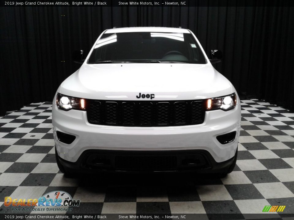 2019 Jeep Grand Cherokee Altitude Bright White / Black Photo #3