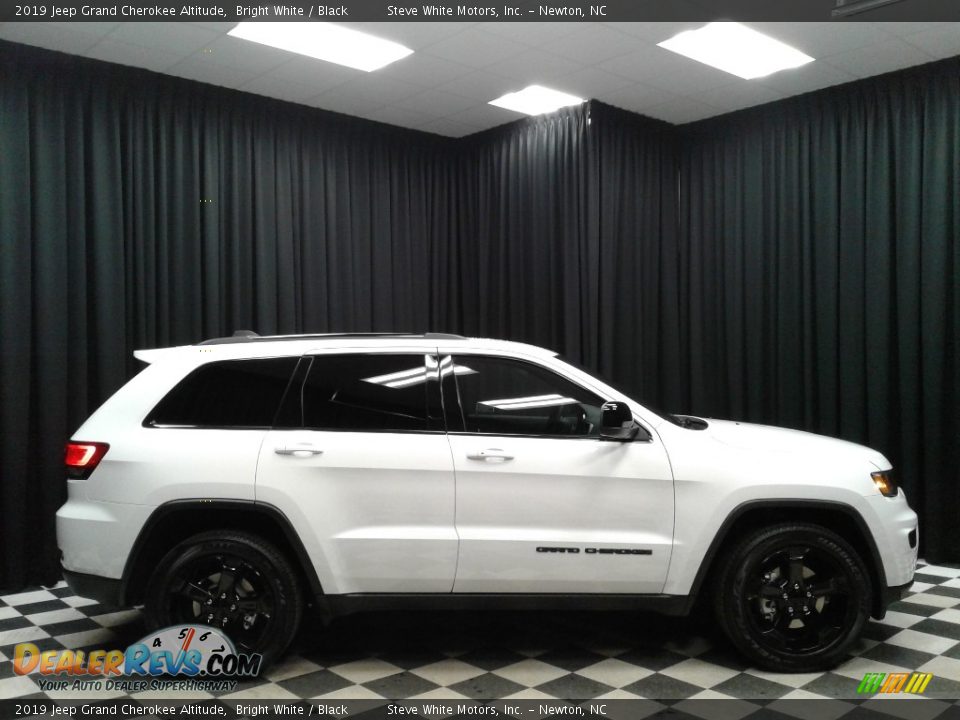 2019 Jeep Grand Cherokee Altitude Bright White / Black Photo #5