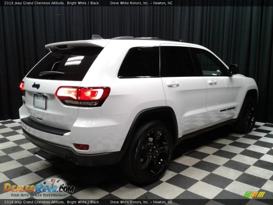 2019 Jeep Grand Cherokee Altitude Bright White / Black Photo #6