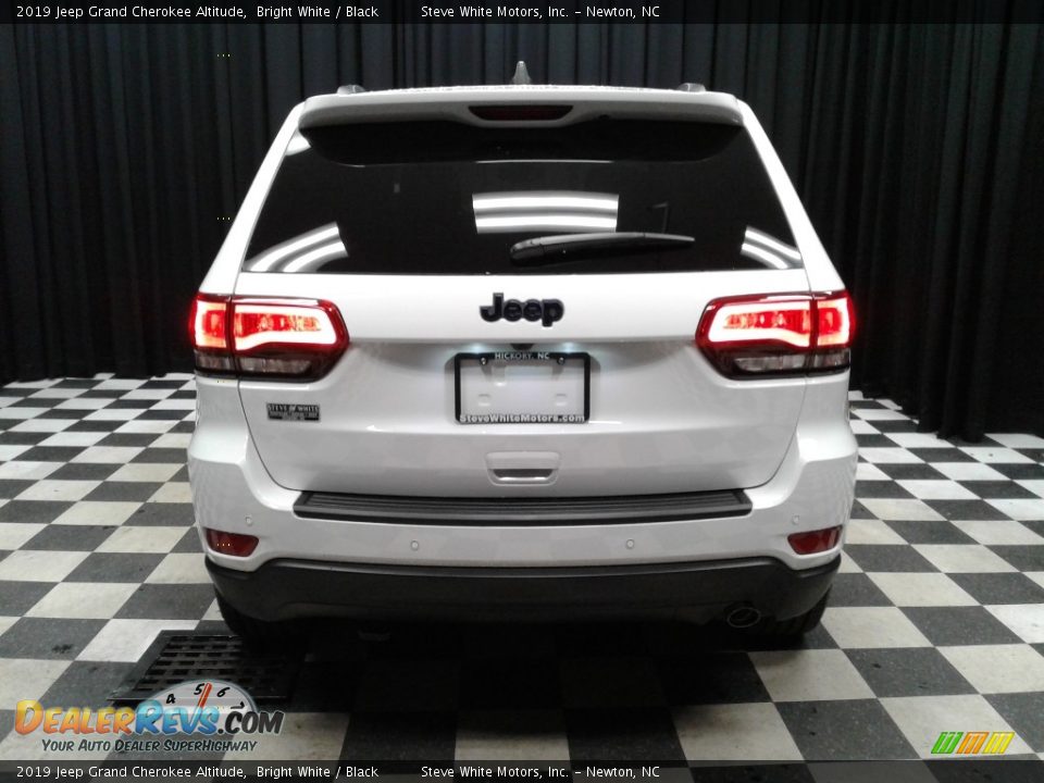 2019 Jeep Grand Cherokee Altitude Bright White / Black Photo #7