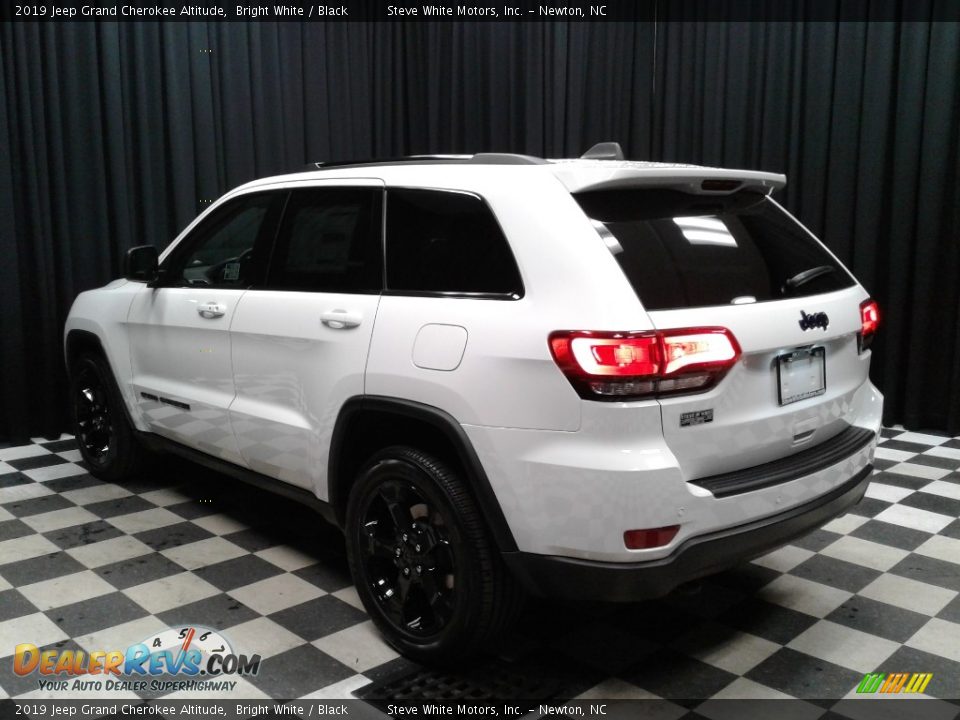 2019 Jeep Grand Cherokee Altitude Bright White / Black Photo #8