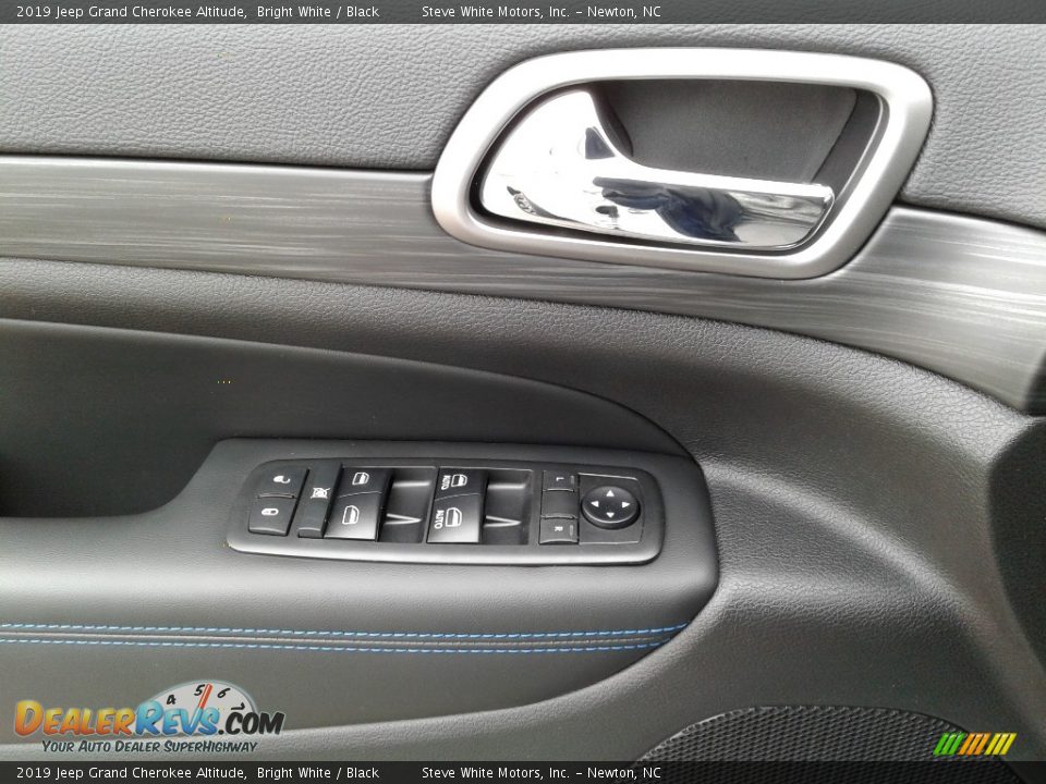 2019 Jeep Grand Cherokee Altitude Bright White / Black Photo #9
