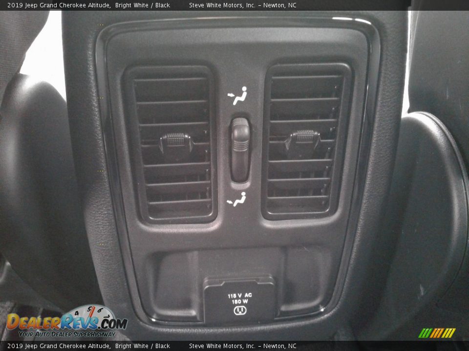 2019 Jeep Grand Cherokee Altitude Bright White / Black Photo #12