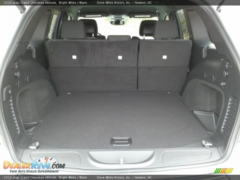 2019 Jeep Grand Cherokee Altitude Bright White / Black Photo #14
