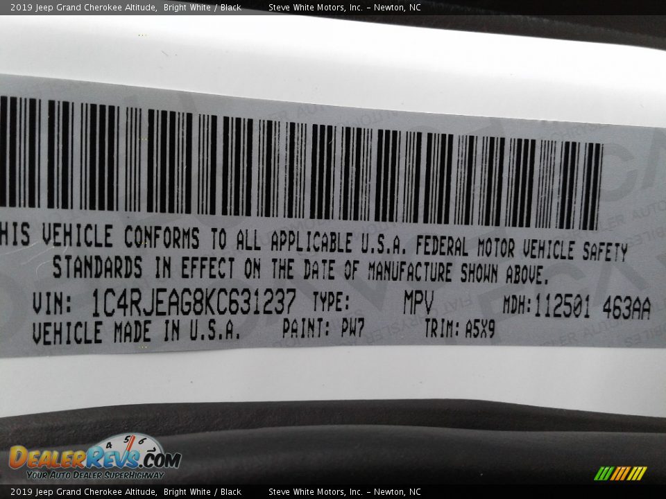 2019 Jeep Grand Cherokee Altitude Bright White / Black Photo #34