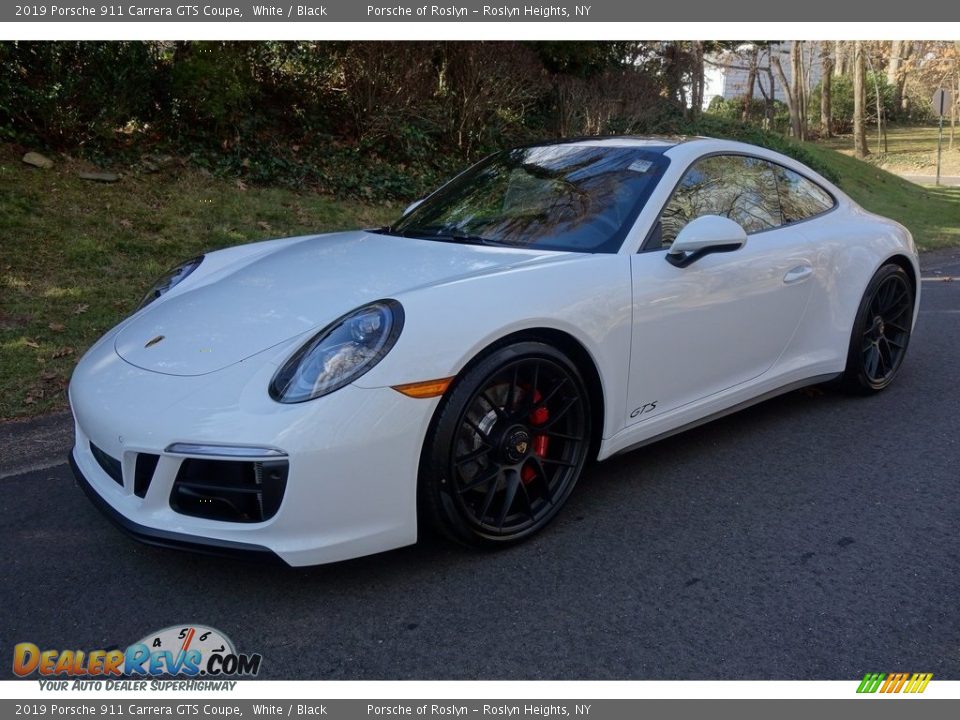 Front 3/4 View of 2019 Porsche 911 Carrera GTS Coupe Photo #8