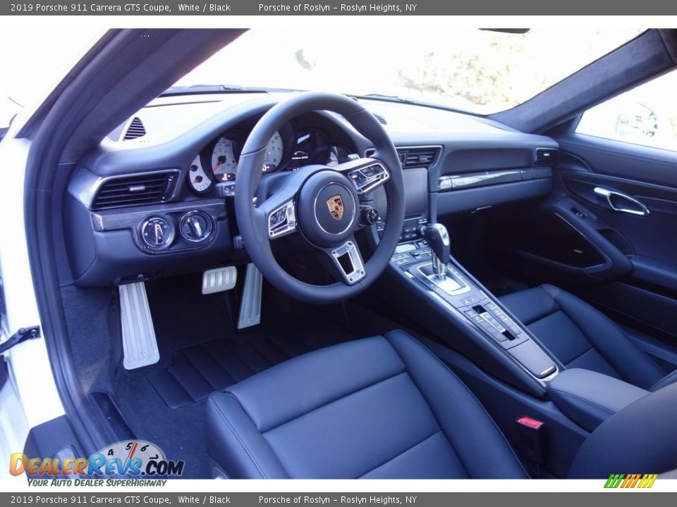 2019 Porsche 911 Carrera GTS Coupe Steering Wheel Photo #21