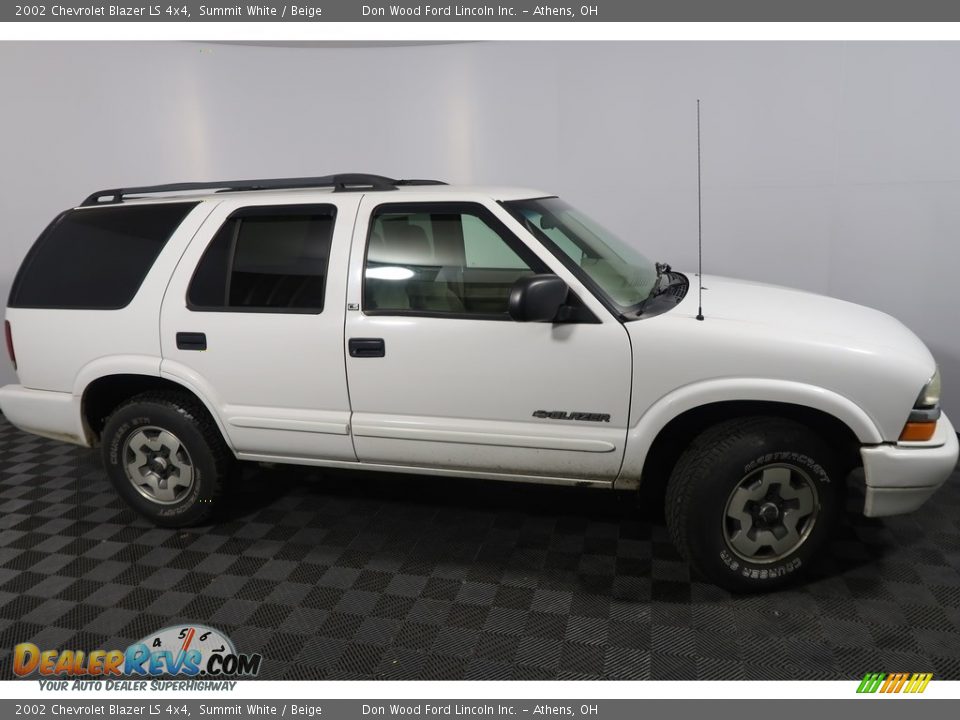 2002 Chevrolet Blazer LS 4x4 Summit White / Beige Photo #3