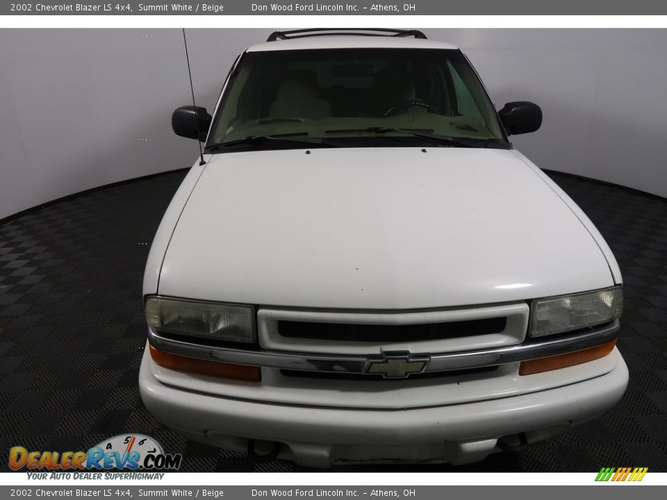 2002 Chevrolet Blazer LS 4x4 Summit White / Beige Photo #5