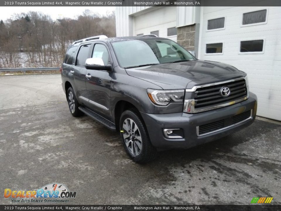 Front 3/4 View of 2019 Toyota Sequoia Limited 4x4 Photo #2
