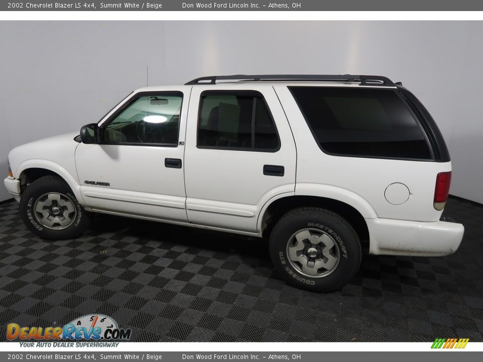 2002 Chevrolet Blazer LS 4x4 Summit White / Beige Photo #8