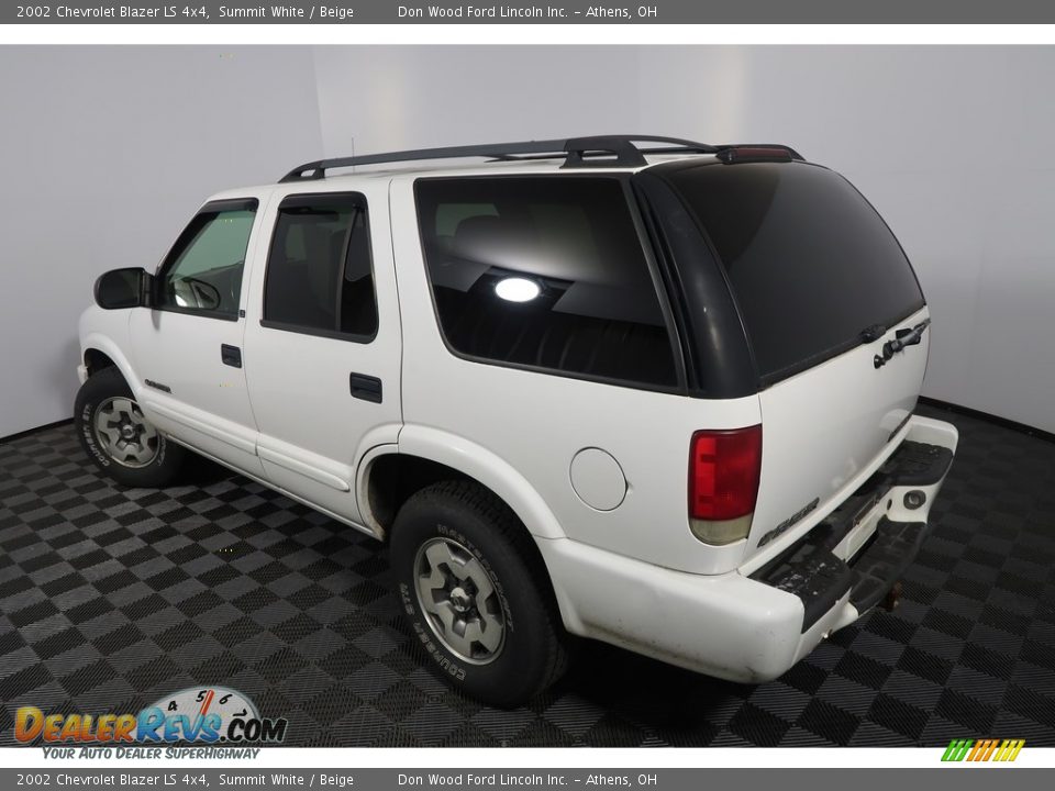2002 Chevrolet Blazer LS 4x4 Summit White / Beige Photo #9