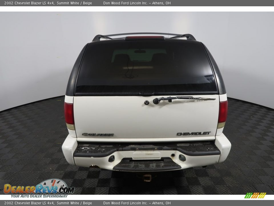 2002 Chevrolet Blazer LS 4x4 Summit White / Beige Photo #10