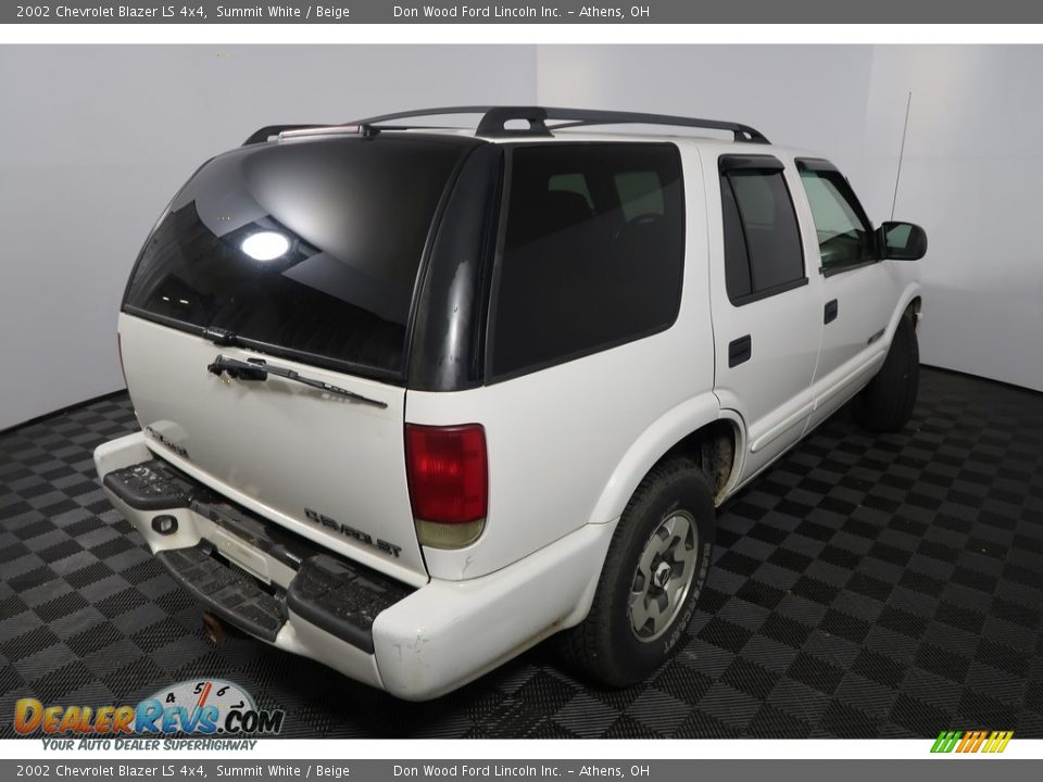 2002 Chevrolet Blazer LS 4x4 Summit White / Beige Photo #11
