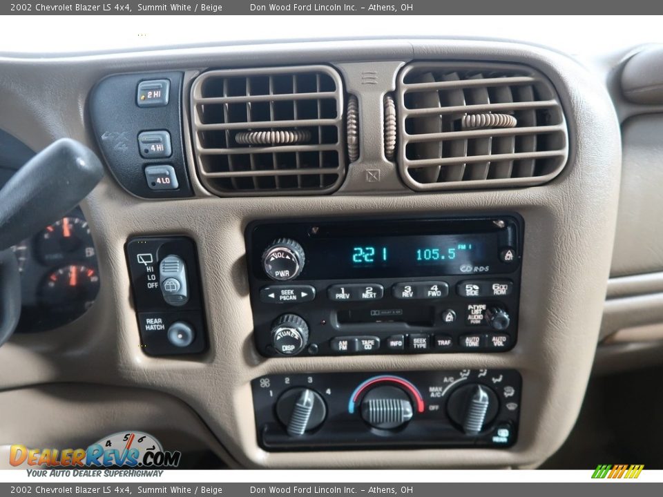 2002 Chevrolet Blazer LS 4x4 Summit White / Beige Photo #22