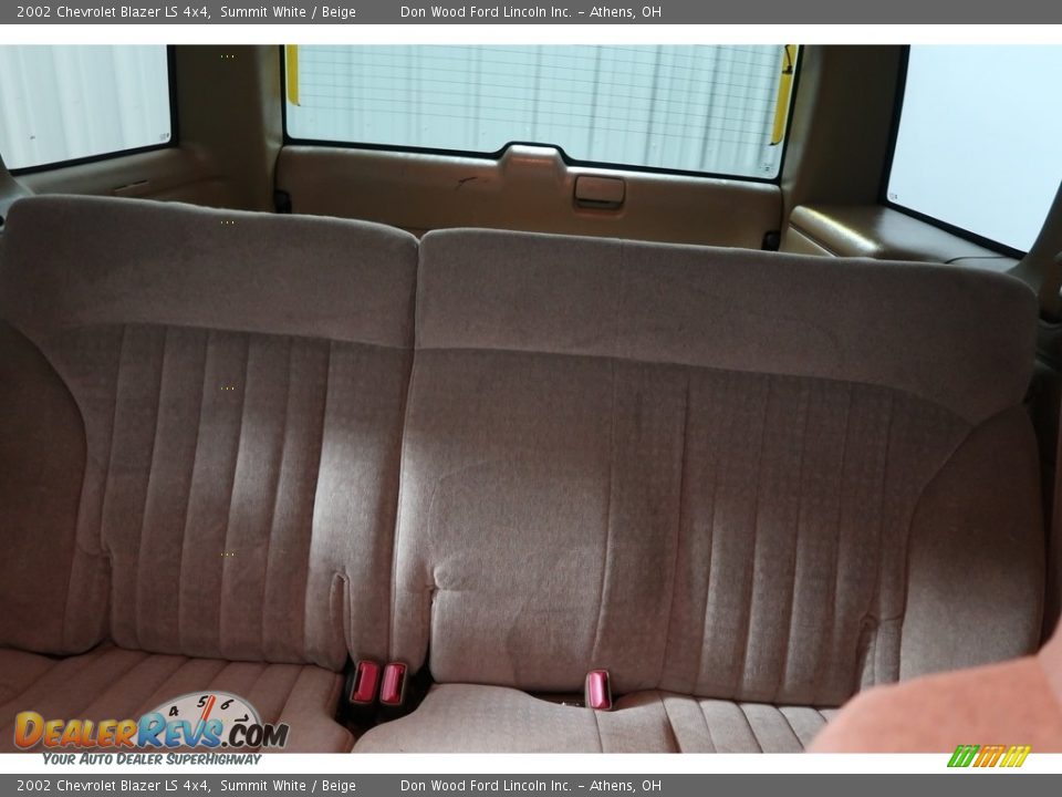 2002 Chevrolet Blazer LS 4x4 Summit White / Beige Photo #24