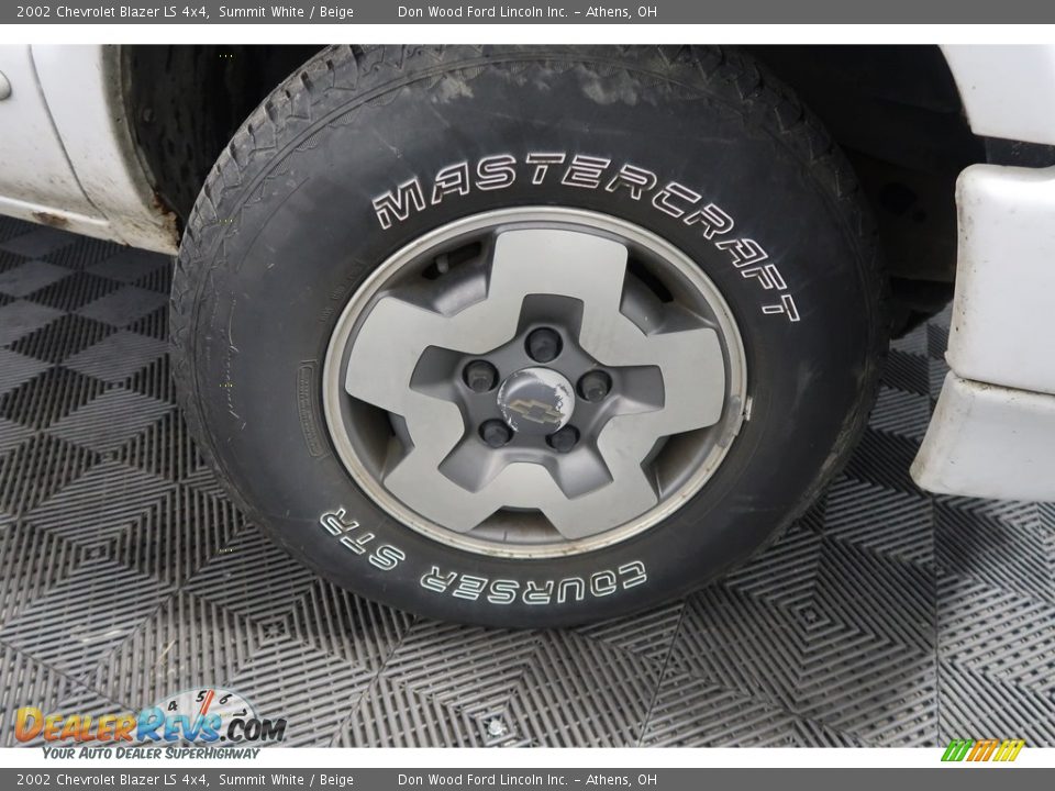 2002 Chevrolet Blazer LS 4x4 Summit White / Beige Photo #26