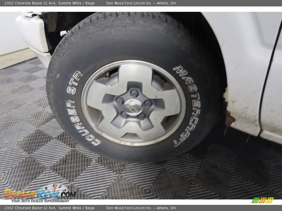 2002 Chevrolet Blazer LS 4x4 Summit White / Beige Photo #29