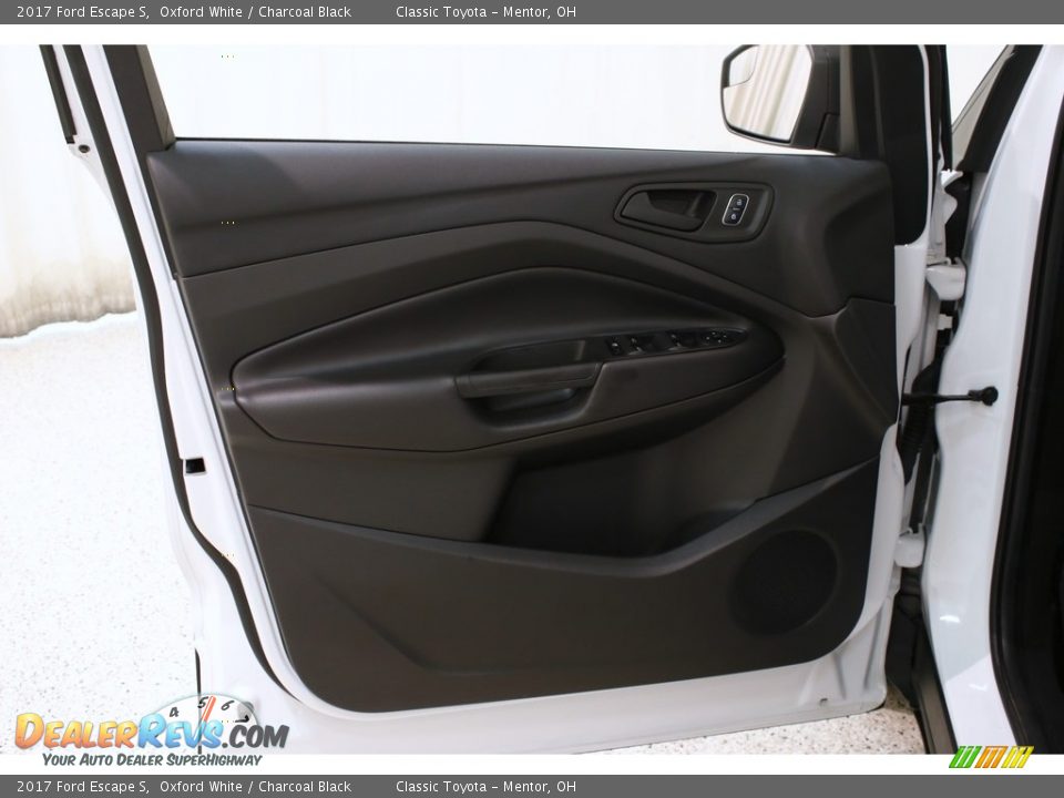 2017 Ford Escape S Oxford White / Charcoal Black Photo #4