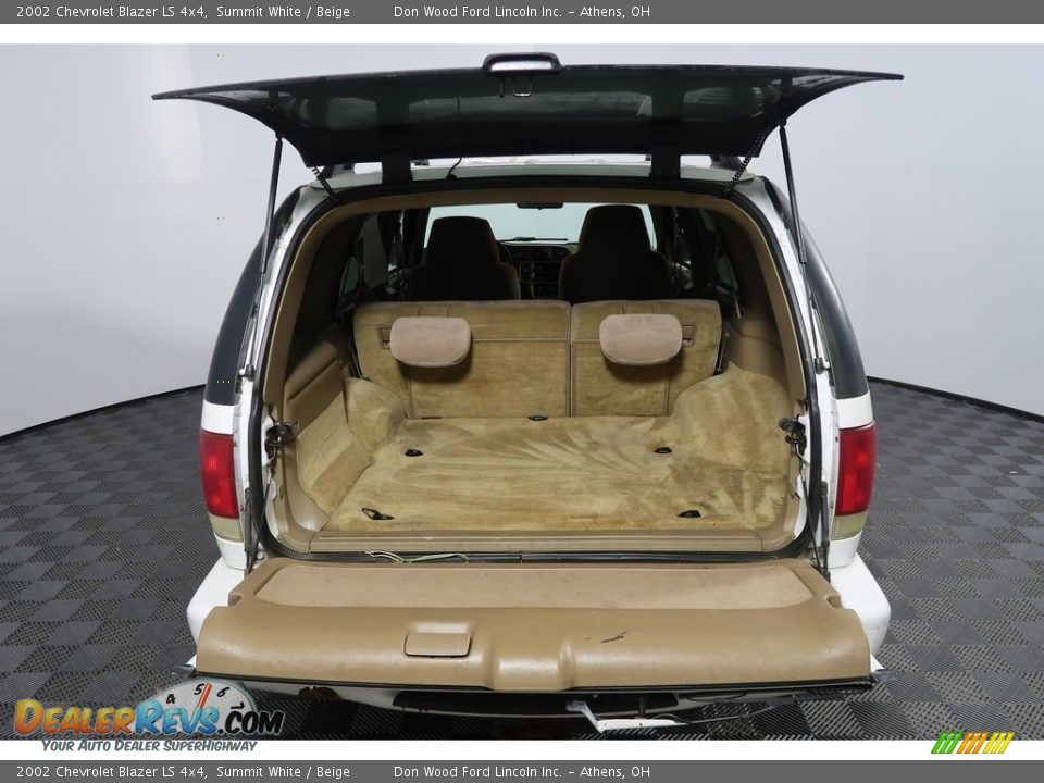 2002 Chevrolet Blazer LS 4x4 Summit White / Beige Photo #31
