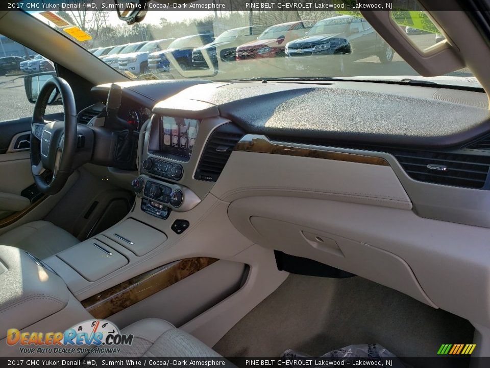 2017 GMC Yukon Denali 4WD Summit White / Cocoa/­Dark Atmosphere Photo #11