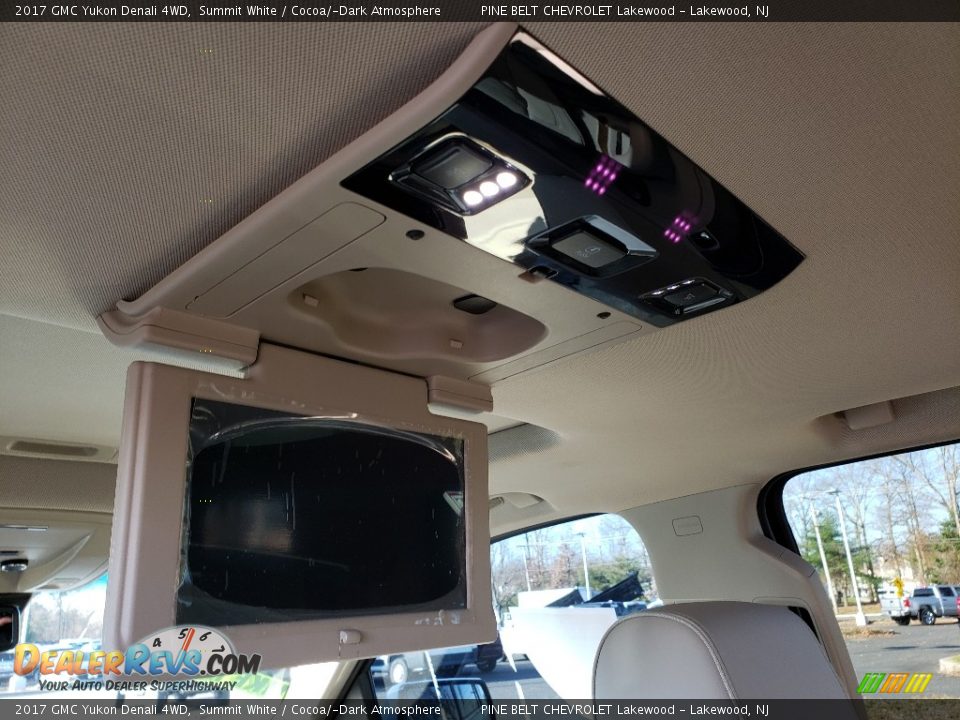 2017 GMC Yukon Denali 4WD Summit White / Cocoa/­Dark Atmosphere Photo #21