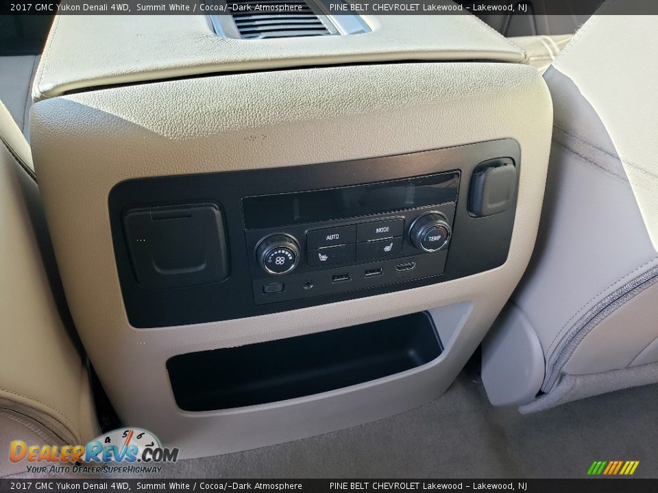2017 GMC Yukon Denali 4WD Summit White / Cocoa/­Dark Atmosphere Photo #22