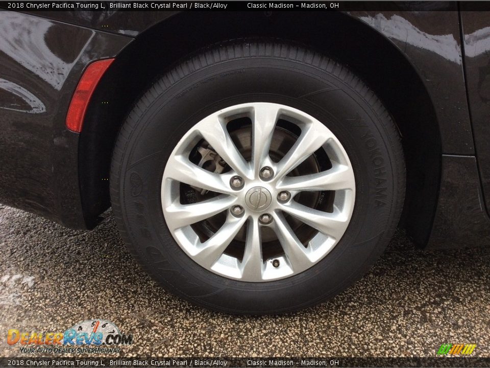 2018 Chrysler Pacifica Touring L Brilliant Black Crystal Pearl / Black/Alloy Photo #10