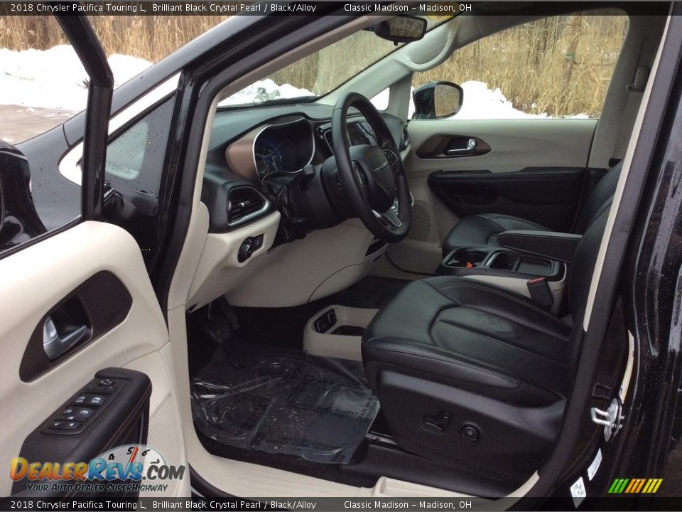 2018 Chrysler Pacifica Touring L Brilliant Black Crystal Pearl / Black/Alloy Photo #14