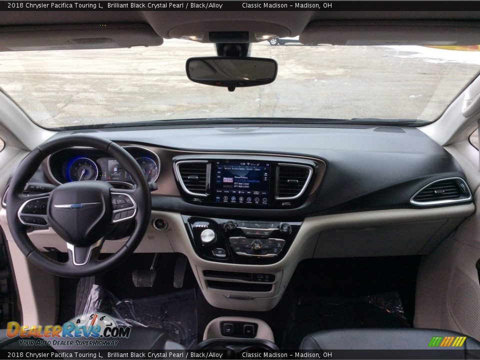 2018 Chrysler Pacifica Touring L Brilliant Black Crystal Pearl / Black/Alloy Photo #16