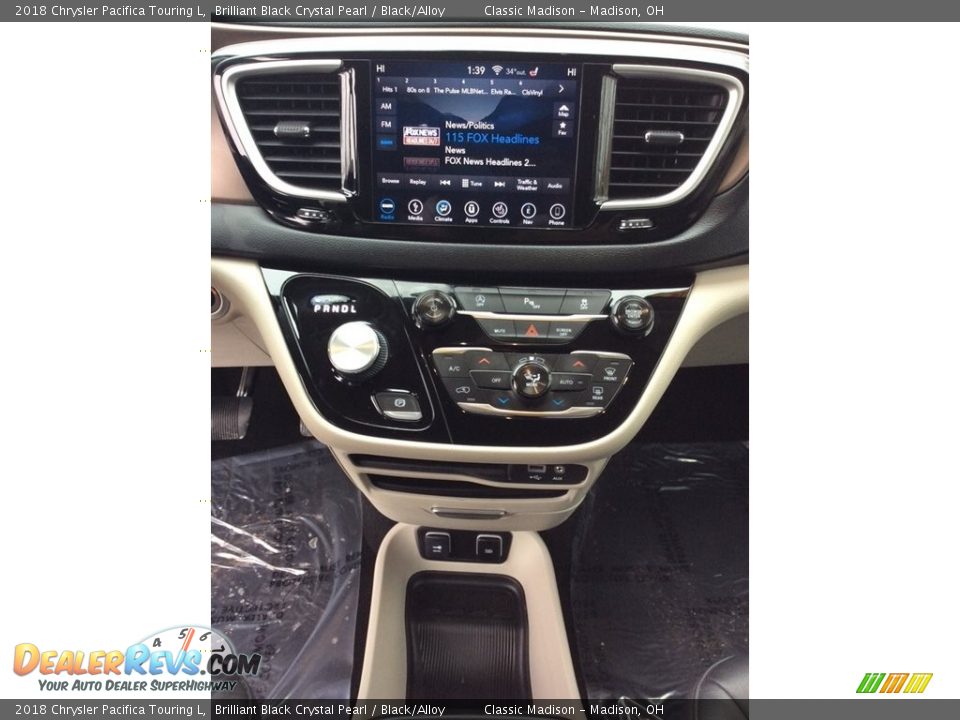 2018 Chrysler Pacifica Touring L Brilliant Black Crystal Pearl / Black/Alloy Photo #18