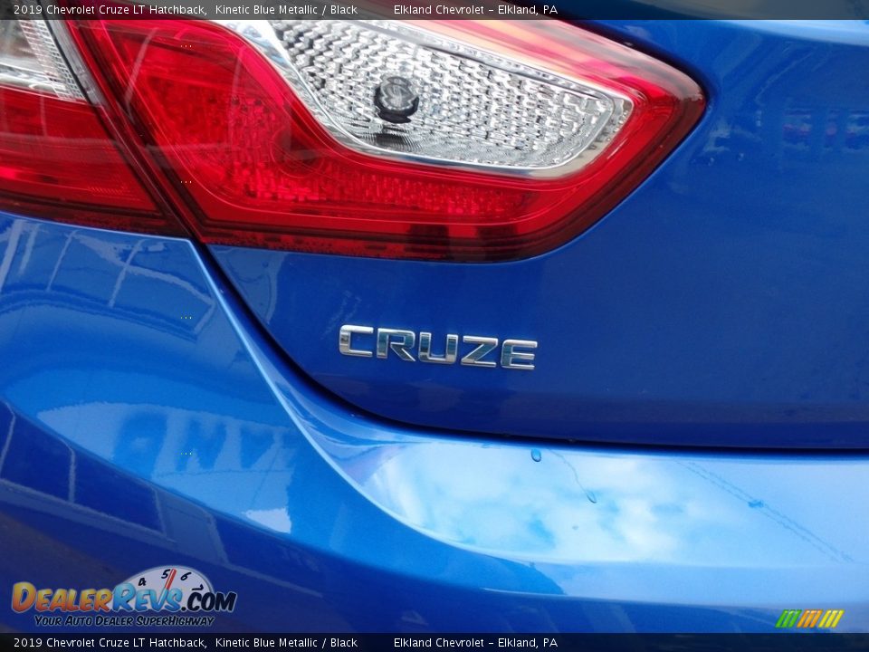 2019 Chevrolet Cruze LT Hatchback Kinetic Blue Metallic / Black Photo #10