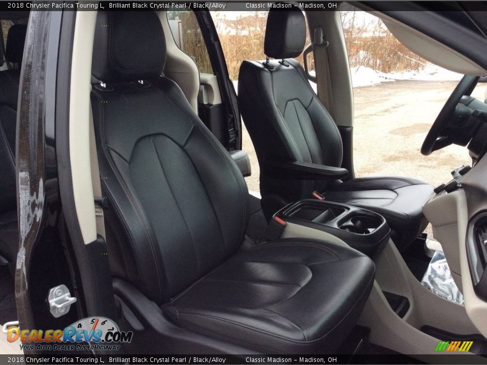 2018 Chrysler Pacifica Touring L Brilliant Black Crystal Pearl / Black/Alloy Photo #23