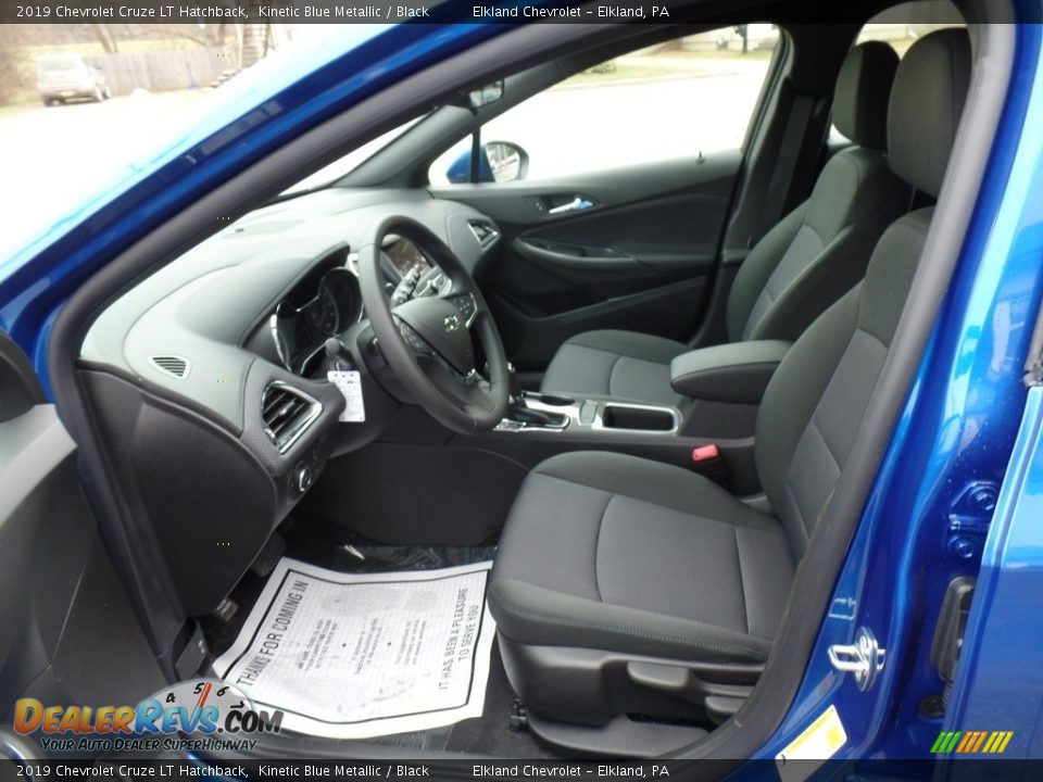 Front Seat of 2019 Chevrolet Cruze LT Hatchback Photo #15