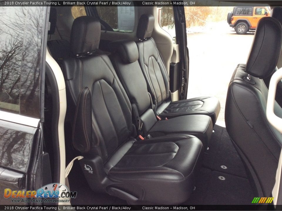 2018 Chrysler Pacifica Touring L Brilliant Black Crystal Pearl / Black/Alloy Photo #24