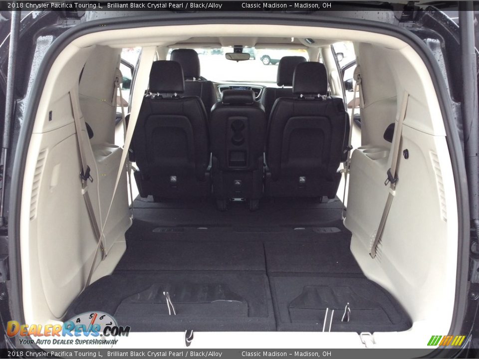 2018 Chrysler Pacifica Touring L Brilliant Black Crystal Pearl / Black/Alloy Photo #28