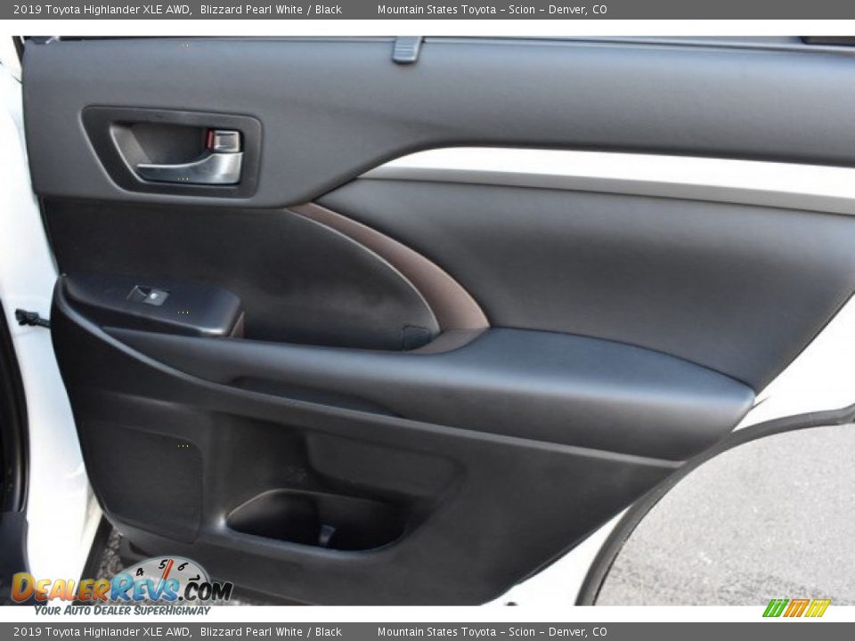 2019 Toyota Highlander XLE AWD Blizzard Pearl White / Black Photo #6
