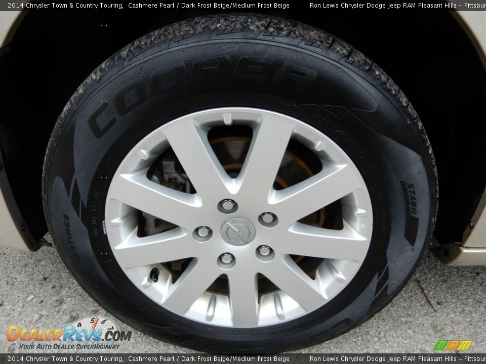 2014 Chrysler Town & Country Touring Cashmere Pearl / Dark Frost Beige/Medium Frost Beige Photo #10