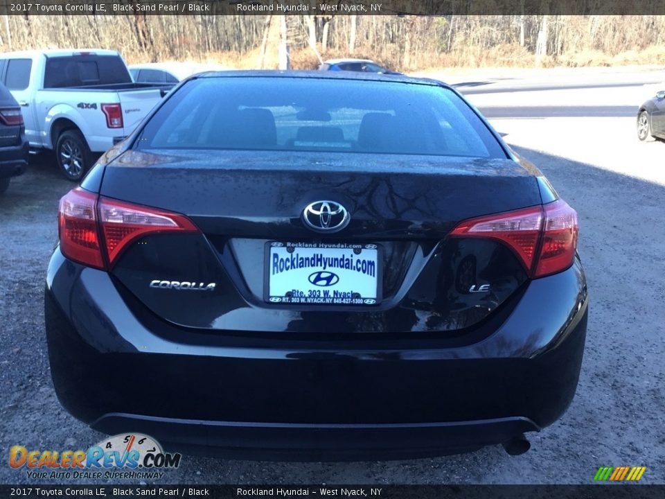 2017 Toyota Corolla LE Black Sand Pearl / Black Photo #5