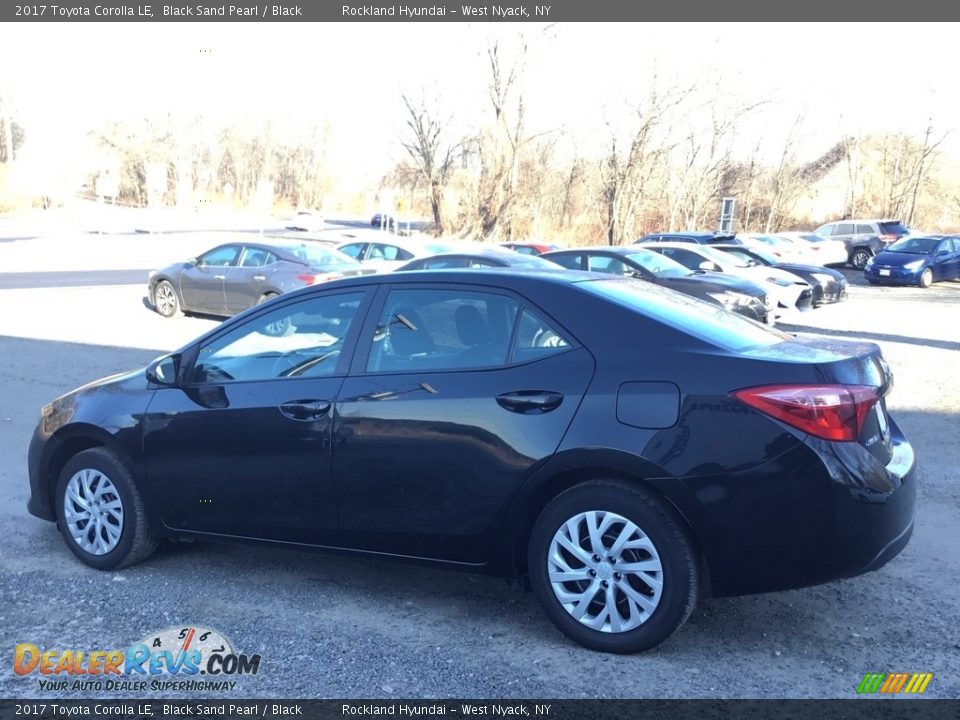 2017 Toyota Corolla LE Black Sand Pearl / Black Photo #6