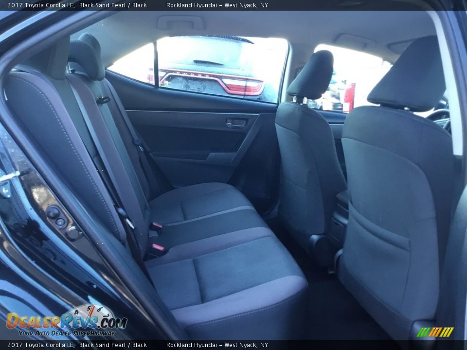 2017 Toyota Corolla LE Black Sand Pearl / Black Photo #22