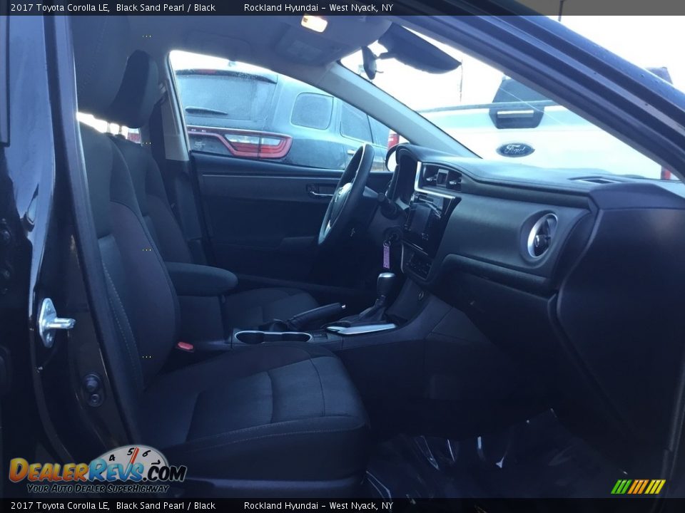 2017 Toyota Corolla LE Black Sand Pearl / Black Photo #25