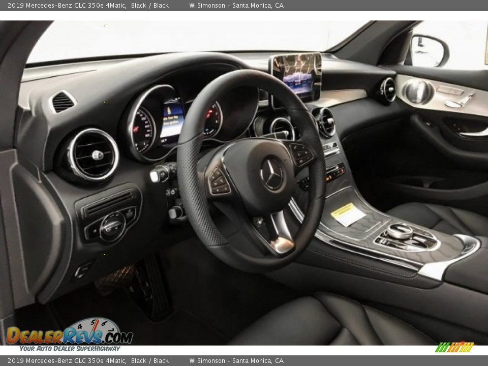 Dashboard of 2019 Mercedes-Benz GLC 350e 4Matic Photo #4