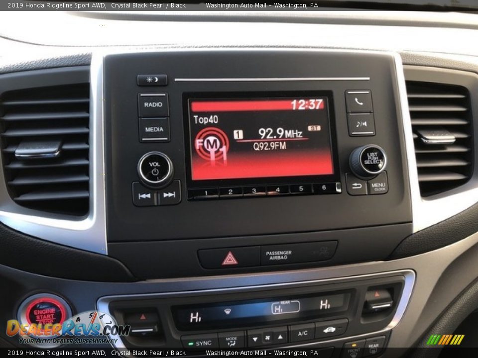 Controls of 2019 Honda Ridgeline Sport AWD Photo #15