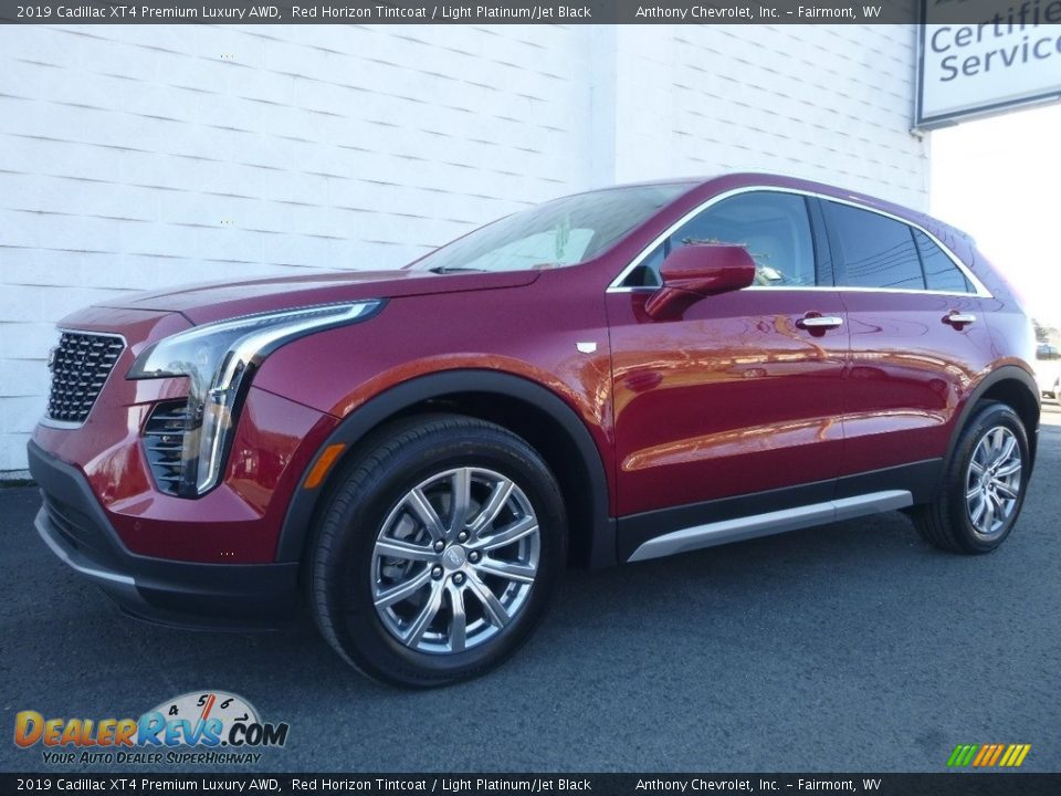 Front 3/4 View of 2019 Cadillac XT4 Premium Luxury AWD Photo #2